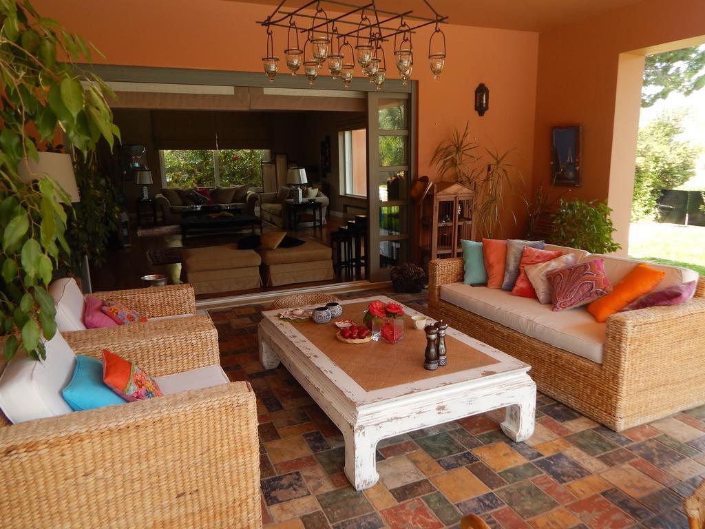 Slow Living Beautiful Villa Rafina  Exterior photo