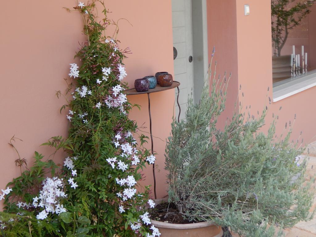 Slow Living Beautiful Villa Rafina  Exterior photo